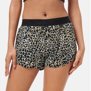 Outdoor Voices Relay short leopard